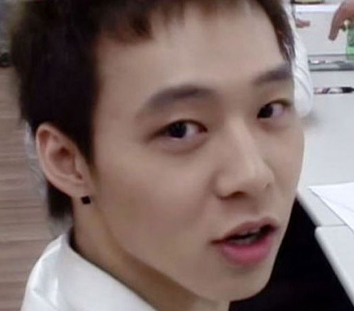 bearyum's profile picture. JYJ/박유천/8년째이러고있다...
쇄골/입술/손가락/저음/
웃을때살짝접히는눈밑애교살/고음부를때한쪽눈찡긋/
천재작곡가/
하늘을좋아해하늘을닮아버린아이♥나에겐하나뿐인천사...박유천♥
난...박유천만믿고따라간다!!!