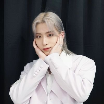 Mooniee_19's profile picture. 🌎 🇲🇾 TOMOON, stand all 🌕