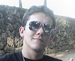 sou um cara banaca gosto de me divertir,e também gosto de procurar novas amizades e espero encontrar muitas por aqui.só o resta é só conversando comigo mesmo