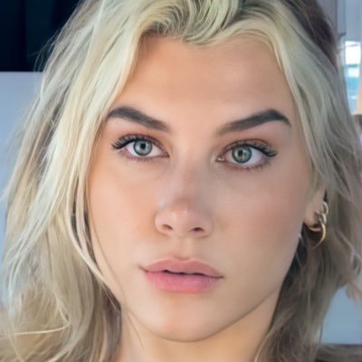 kseniakazz's profile picture. 24 | Toronto IG: @createdbyksenia