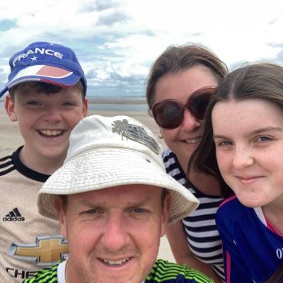 Gael ó Gaeltacht Mhúscraí, GAA follower from Naomh Abán, Corcaíoch. Is liomsa amháin na tuairimí anseo.