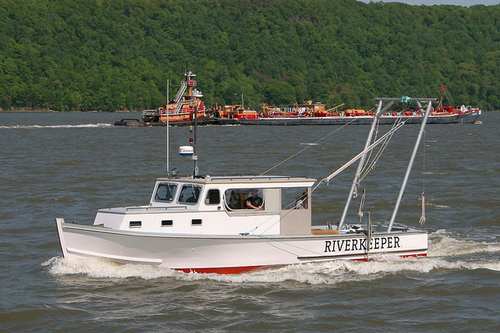 Tweets from Hudson Riverkeeper's Patrol Boat, the R. Ian Fletcher, patrolling New York's waterways from Waterford to Brooklyn! Tweets from @BobbyHertz