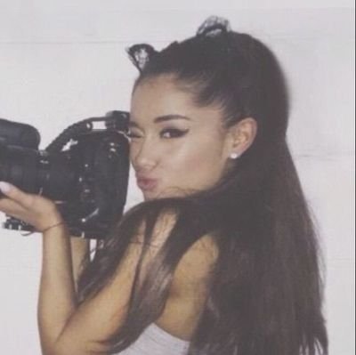 wallstruly's profile picture. but loving louis is red