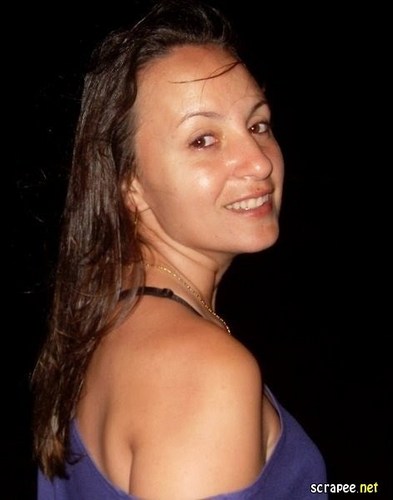 Sou casada e tenho 02 filhas lindas q amo muitooooo. Sou alegre, divertida, adoro dançar, tomar um bom vinho.