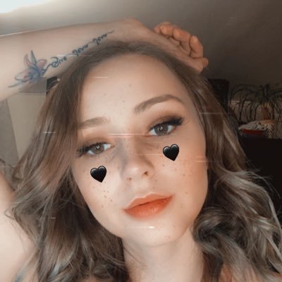 PaigeMarieOsb's profile picture. a mess if you will
