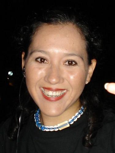 Chic@ BOMBOM... ¿Detenerse? Nunca. ¿Avanzar? Siempre. ¿Rendirse? Jamas.... Encontrar alguien con el mismo tipo de desorden mental que tu, NO TIENE PRECIO!!