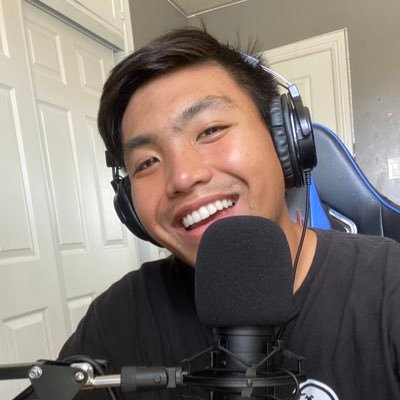 Just a Pinoy Boi trying to get some subs and dubs! 😩❤️ | 22 🔮 | Follow me on Twitch!