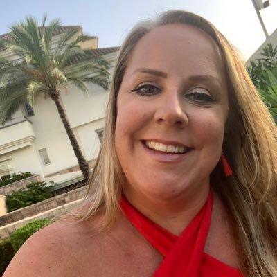 LinseySalter's profile picture. Professional Wedding & Events photographer. Kent counties, London & Essex. Nominated for being among the top 10 photographers in Kent & Essex.