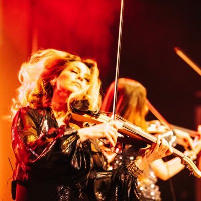 (rhymes with chaos) Violinist, writer, arranger, vox @bondquartet + @thenitinsawhney + @Firlmusic https://m.facebook/