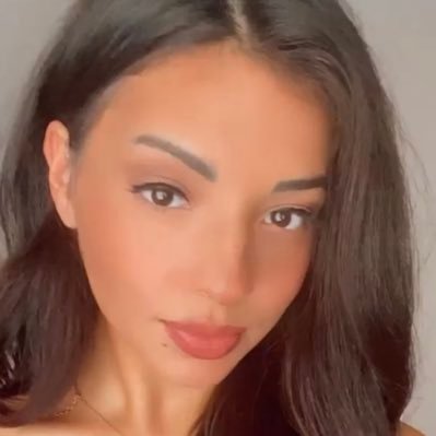 Cloey_Bullon's profile picture. 21. Latina. Nursing. Social Justice. Trying to make good decisions.