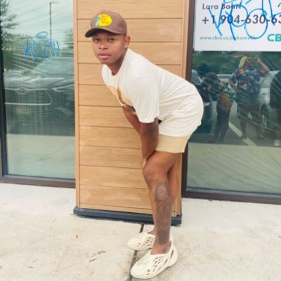 Ig:stallionquez_ 🌚QUEZZ THEE STALLION 🦵 🐎