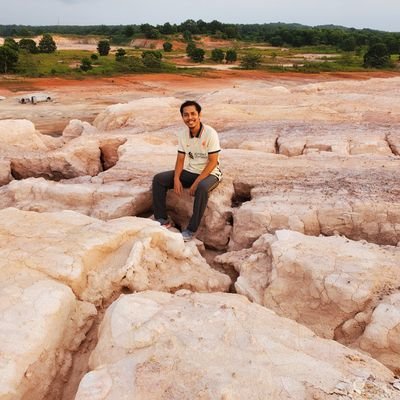 TQYDDN's profile picture. Rambut sama hitam warna hati lain-lain