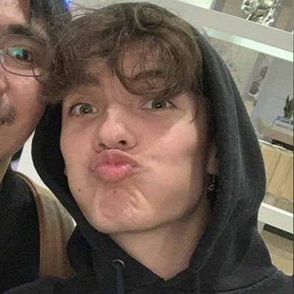 urreaxsz's profile picture. fan account | to infinity by noah.                                    s - her ! 2001. 🤍✨