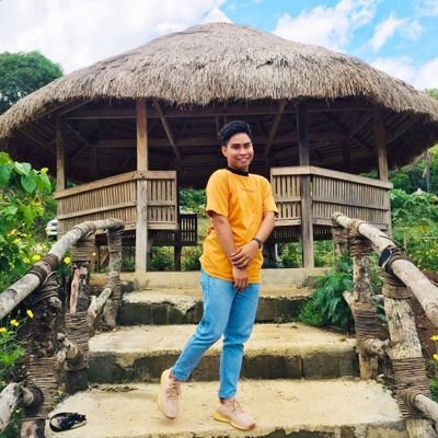 JordanCPeralta1's profile picture. Just Be yourself🖤