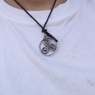 Kitaiski2's profile picture. Make slacks watches twitch