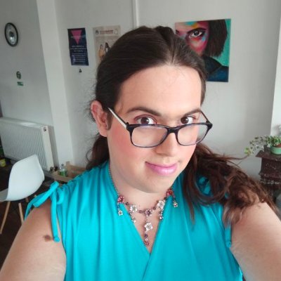 palevictoireale's profile picture. je suis passée par toutes les lettres de LGBT, maintenant je brasse de la biere.