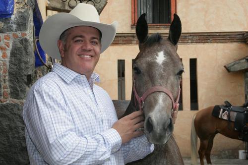 caballofino's profile picture. Coach de Vida y Ejecutivo. Buscador de la felicidad, amante de la vida y colector de memorias. Fiel enamorado de los caballos y de la comunicación.