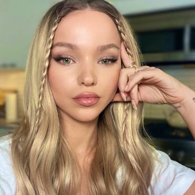 Dove_Cameron44's profile picture. Single #Descendants