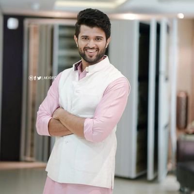 @TheDeverakonda fan boy😘