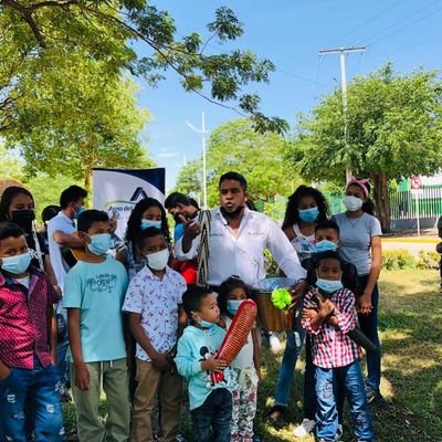 Somos FUNAMVA.. Fundación academia musical voz de acordeones...clases musicales gratis para los niños...con sentimiento. pablo Gutiérrez celular 3106236135.