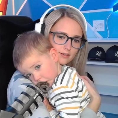 Mom and Cozy streamer! 🇨🇦 | @Twitch Partner | Disney Obsessed | Business inquiries: official.cozytv@gmail.com