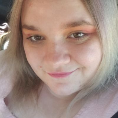 Certified MUA / business email : Mppilon@live.ca / https://t.co/VpODAW54kA / ♡BLM♡