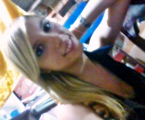 gabi_andohana's profile picture. Sou como você me vê. Posso ser leve como uma brisa ou forte como uma ventania, Depende de quando e como você me vê passar.
Clarice Lispector