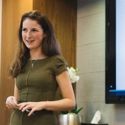 she/they. MPA @ Columbia University. Combining design-thinking with economics for social justice. Consultant @ mckinsey. Always singing and fighting misogyny