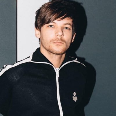 your daily dose of Louis Tomlinson pictures! from fans to fans 🖤 ofc credits to the owners🖤