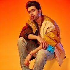 Biggest fan of @armaanmalik22 
He is my life 
My favourite forever ❤️