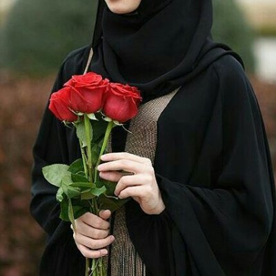 كن كالنخل عن الأحقاد مرتفعاً🌴
بالطوب يرمى فيلقي أطيب الثمر🌹