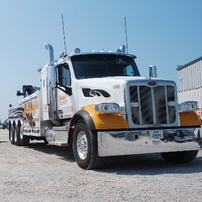 OKC's friendliest Towing company

We are a family-based company with a goal of offering a quick and easy service to get you rolling.
Dispatch: (405)703-2876