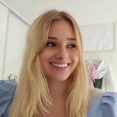 Psychologist, MSc. 
Some random dutch girl that is angry about a lot of things and just wants to share her anger with other angry people.