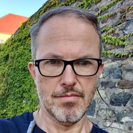 Von 1993 bis 2021 Sport-Journalist aus Leidenschaft. Mittlerweile freier Datensammler. Bloggt als Der Admiraner über Admira Wacker!