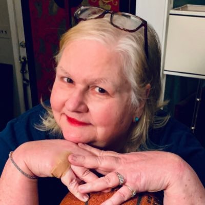 Crossword addict, trivia devotee, journalist, unionist, parent.* Love books, Asia, yoga, swimming, free tuition*, endless summer. She/her.