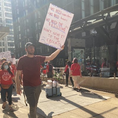 @UWFIllinois Member | CTU Voting Delegate | @coreteachers Member | @thisisUIC graduate | Fan of Chicago White Sox and Public Education/Transportation