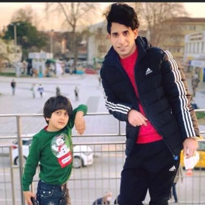 rasolmmm151's profile picture. bazooka