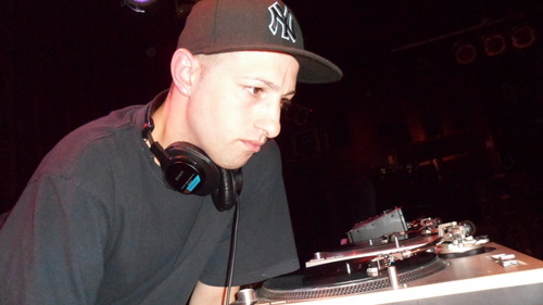 DJ Tracks has been a Nightclub/Mobile DJ for about 13 years going strong. From Westchester to Stamford to NYC, DJ Tracks has performed @ many Venues.