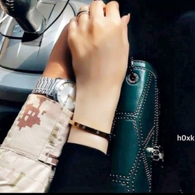 m35682430's profile picture. عشق