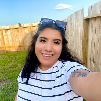 alexanacuna's profile picture. ✝️ follower. GO HUSKIES 🐾 #WEAREHASKETT. 8th grade AP secretary 💙