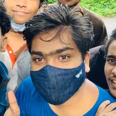 Yaseenishaq69's profile picture. Dream Dare Discover 💫