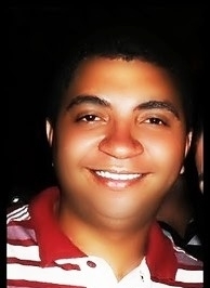 Twitteiro de carteirinha, carismatico, canceriano, amigável, alegre , feliz , cristão, divertido, baladeiro ,ama os amigo. Pare de ler isso e FOLLOW-ME...