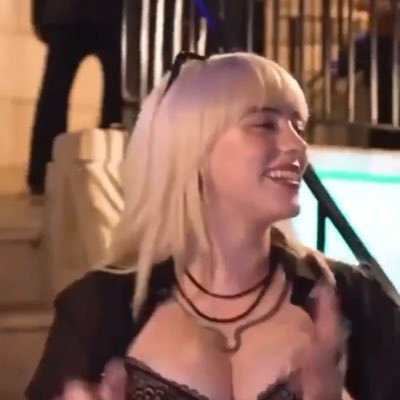 poopoocar's profile picture. 