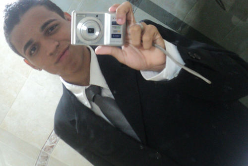 _GiovanneOliver's profile picture. Atacante do Barcelona , ganhador da mega-sena , bilhionario , empresário , cantor de uma banda , e um péssimo mentiroso !