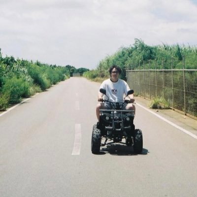 原拓海 託そう これが最後歌 いつも 俺に愛をくれた 色漁ることない美しさ 肝っ玉座った最強のシンデレラ 覚えづらい歌詞でごめん でもたまには演歌以外も聞いてくれ 胸張ってラッパーと言えるまで どうか雲の上で見ててくれ 最期の詩 Gadoro 染みるねー 原拓海 託そう これが最後歌 いつも 俺に愛をくれた 色漁ることない美しさ 肝っ玉座った最強のシンデレラ 覚えづらい歌詞でごめん でもたまには演歌以外も聞いてくれ 胸張ってラッパーと言えるまで どうか雲の上で見ててくれ 最期の詩 Gadoro 染みるねー