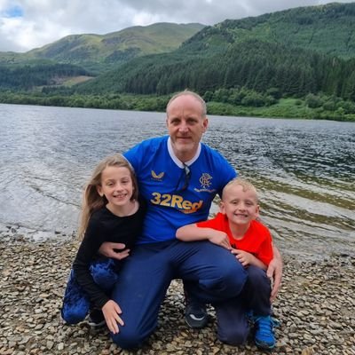 father to 2 gorgeous kids, 2 dogs,2cats.Rangers suppporter. metal detecting, history. owner of a Minelab Manticore.