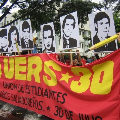 La Unión de Estudiantes Revolucionarios Salvadoreños - 30 de Julio nació en julio de 1999, en memoria a los estudiantes masacrados por la dictadura en 1975.