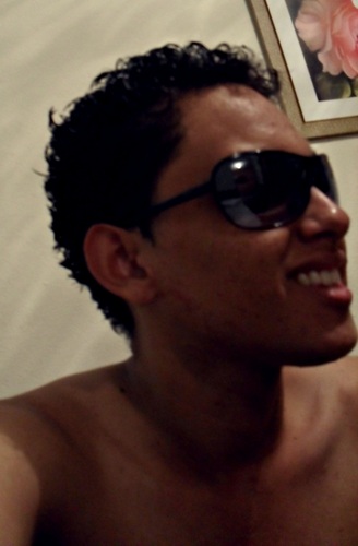 Twittando em vez de usar minha criatividade e criar um livro sobre minha vida... Isso da Dinheiroo !!! auhsuahsu *-*