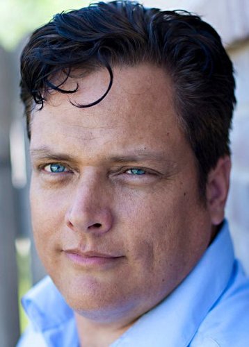 Pilot, actor, entrepreneur, guitarist, writer. Grateful for wonderful people and opportunities.