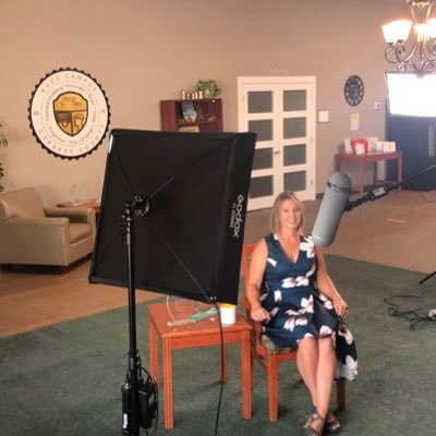 Queen Bee developing people. Elevate Safety Motivational speaker, all things safety, advocate for women entrepreneurs! #Leadership #Safety #Elevate #MedHat